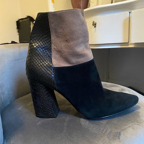 CHINESE LAUNDRY KRISTIN CAVALLARI Santorini Black Multi Color-block Booties sz.8 - Picture 2 of 13